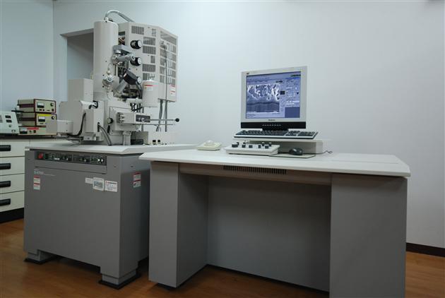 場發射式掃描式電子顯微鏡